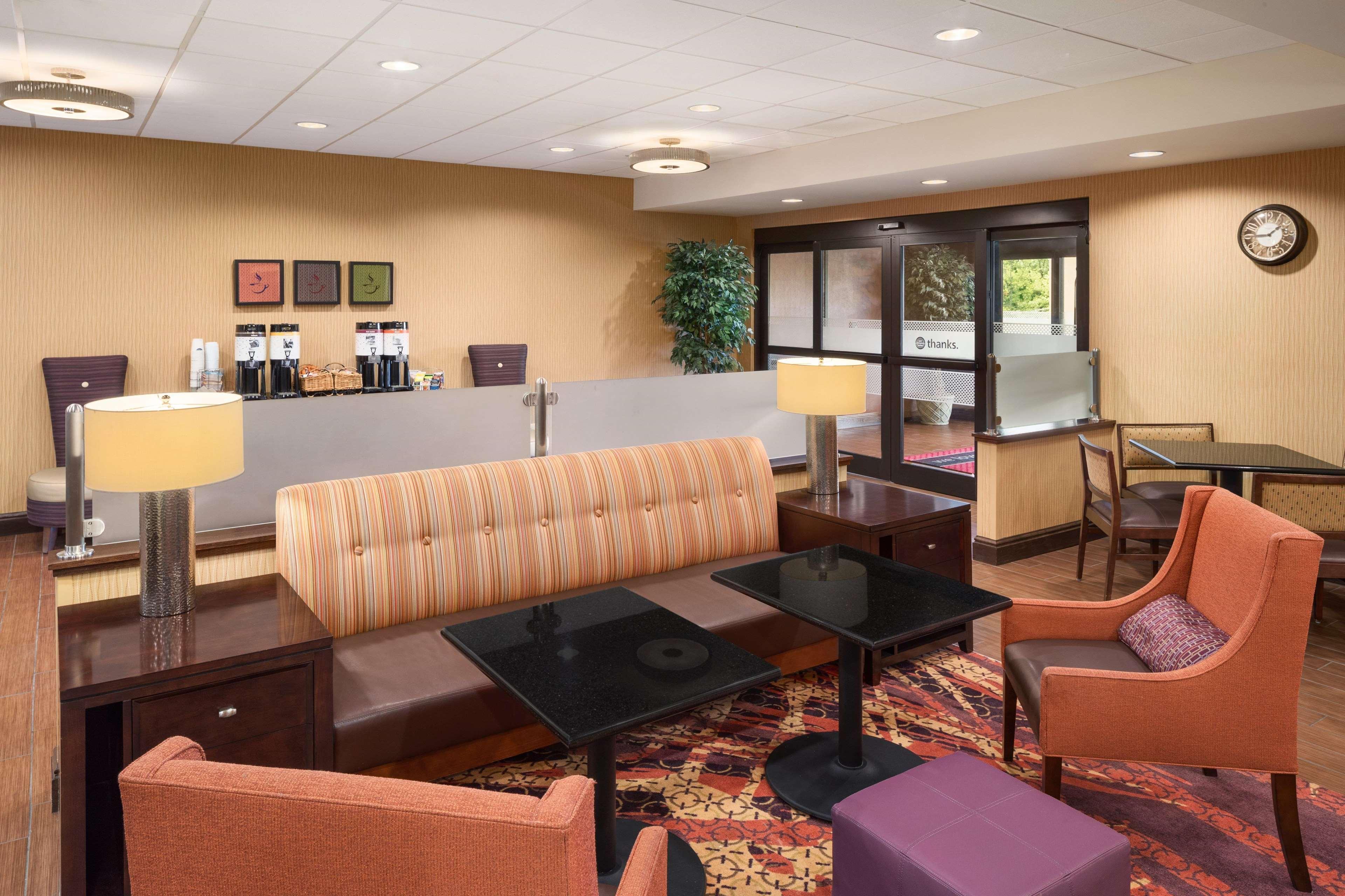 Hampton Inn Belle Vernon Kültér fotó