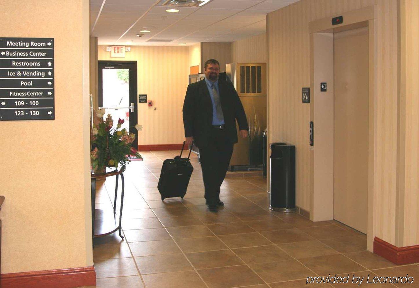 Hampton Inn Belle Vernon Beltér fotó